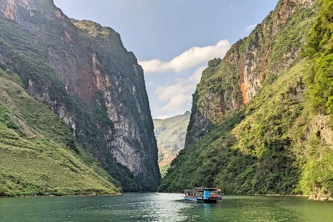 3 Days and 2 Nights in Ha Giang by Motorcycle - Day one: from Ha Giang City to Dong Van