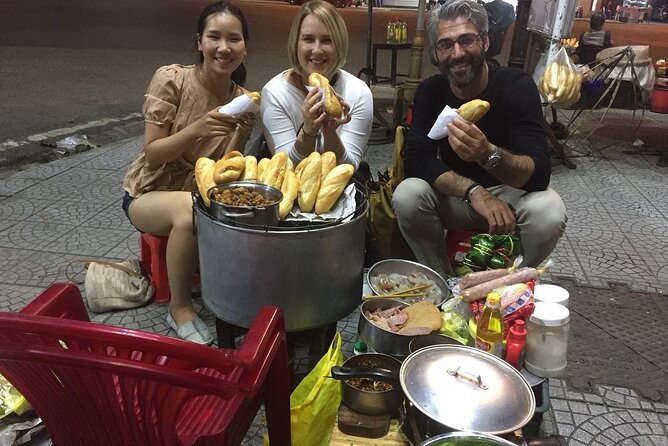 All Inclusive Motorbike Food Tour in Hue with Local Gifts - Ending with che Hue