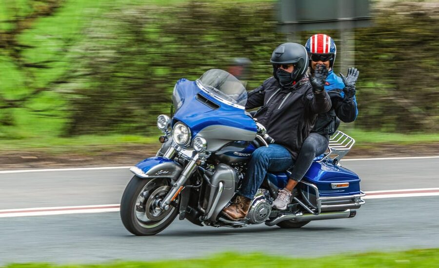 Alton: 1-Hour Harley Davidson Pillion Tour - South Downs - Meeting the Harley and your guide