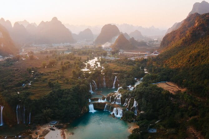 Asist From Ha Noi: 2 Day Ha Giang Loop Motorbike, Short Trekking - Mau Due, Duong Thuong, and A Boong Waterfall