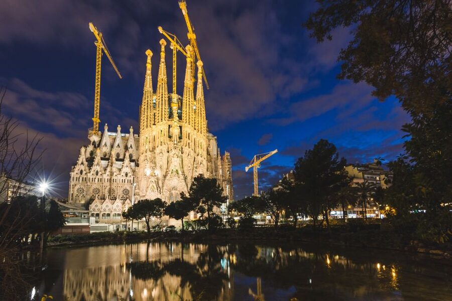 Barcelona: Night Tour on Sidecar Motorcycle - Grand avenues, local districts, and city viewpoints