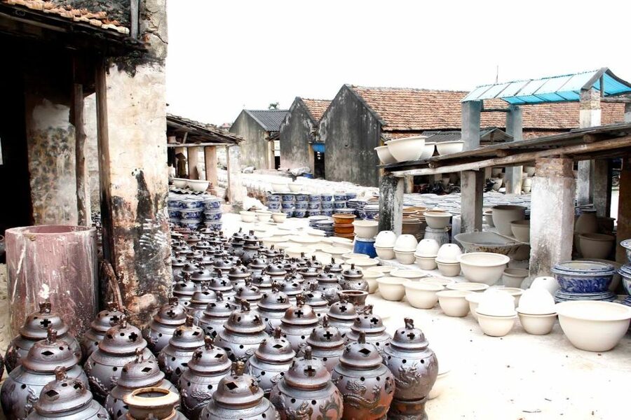 Bat Trang Pottery ancient village by Motorbike - What the $68 price really covers