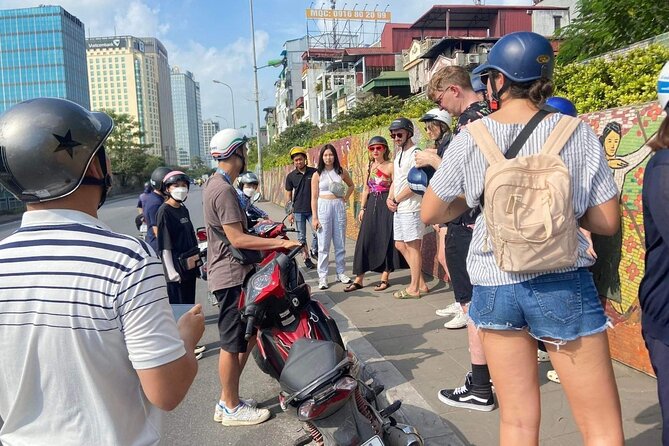 Best Hanoi Motorbike Tour: Local Guide, City Center & Countryside - B52 Lake and the war history of Hanoi