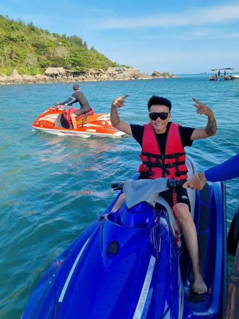 Da Nang: Coral Snorkelling and Water Motorbike Experience - Canoeing after the faster activities