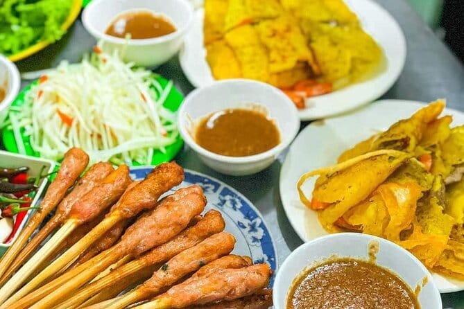 Da Nang Motorbike Tour with Local Guide-Food, Culture-Hidden Gems - Son Tra Night Market after dark