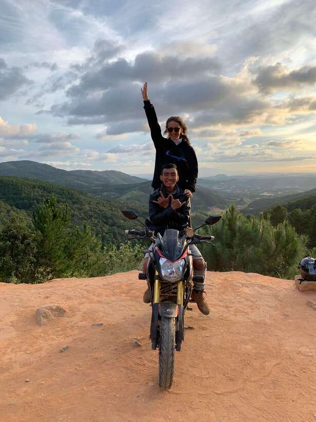 Dalat: MOTORBIKE TOUR TO PONGOUR FALLS- SILK- COFFEE FARM - Paradise Lake and the final unusual stop