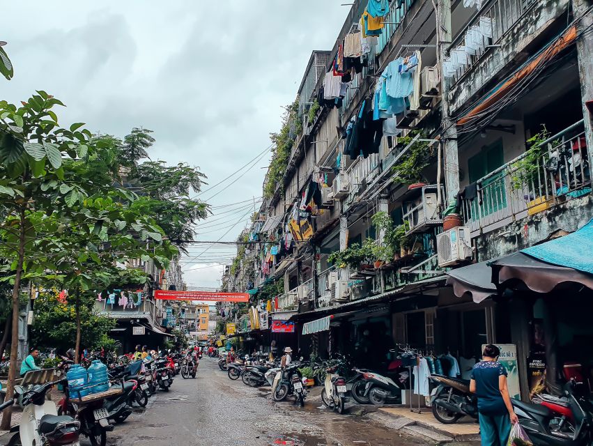 Discover Saigon's Local Sites and Culture by Motorbike - A floating market and the city’s less polished side