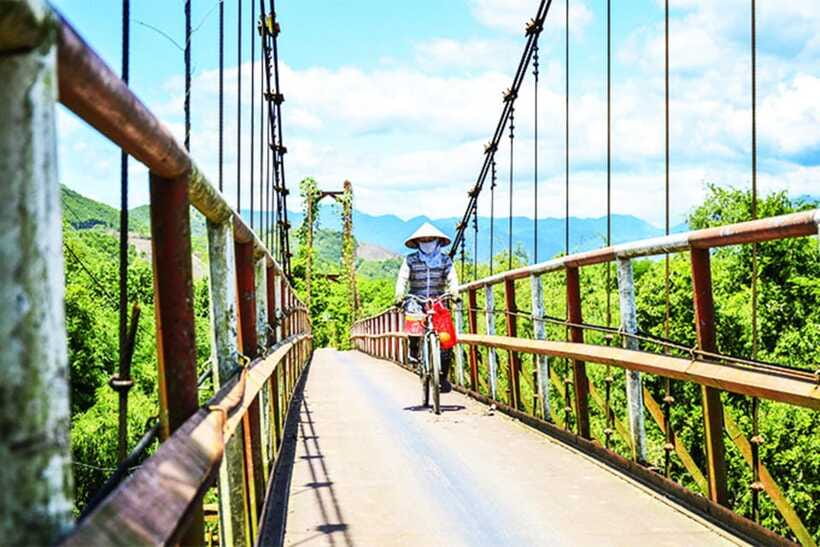 Easy Rider Nha Trang Motorbike To Da Lat 1 Day - Linh Phuoc Pagoda and Da Lat Railway Station