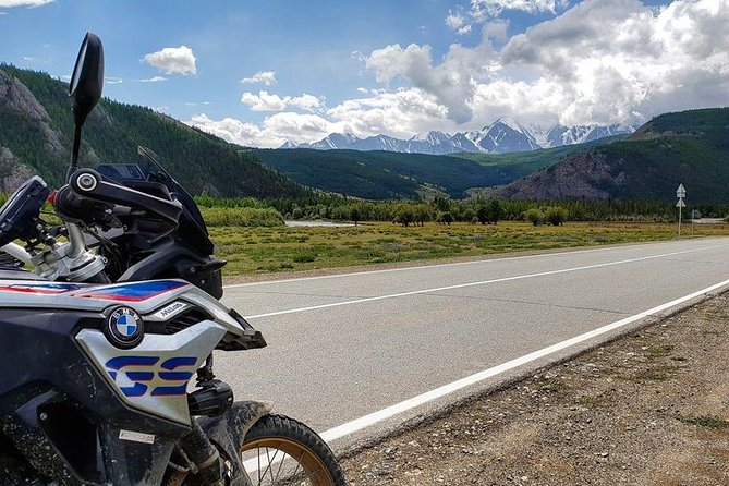 F 850 GS motorcycle rental Romania - Why the BMW F 850 GS fits a Romanian road trip