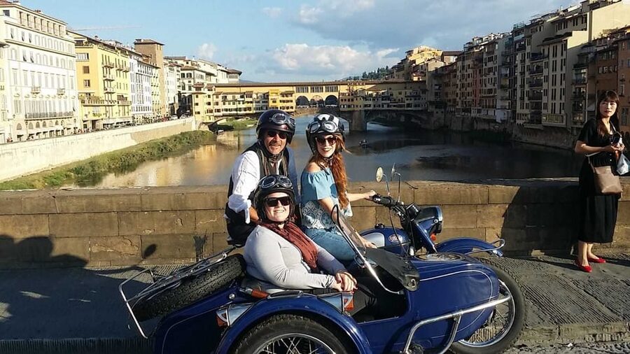Florence Vintage Motorcycle Sidecar ride - Morning or Sunset - Along the Arno and into Oltrarno