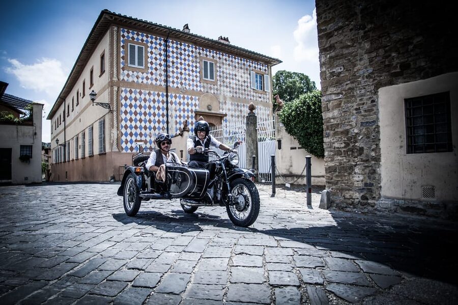 Florence Vintage Motorcycle Sidecar ride - Morning or Sunset - Michelangelo Square at the right time of day