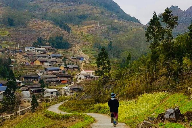 From Ha Noi: Ha Giang Motorbike Loop Tours (Group) - Dong Van to Meo Vac via Ma Pi Leng