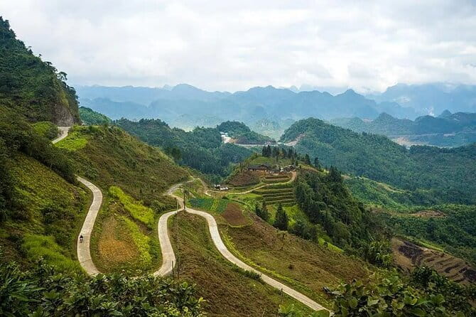 From Hanoi: 3-Day Motorbike Ha Giang Loop with Easy Rider - Food, accommodation, and group atmosphere