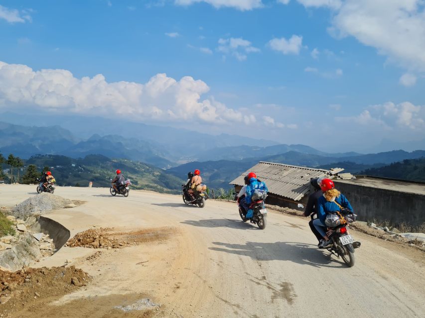 From Hanoi: Ha Giang Loop 4-Night 4-Day with Easy Rider - Day one: Chin Khoanh Pass and the Hmong King’s Palace