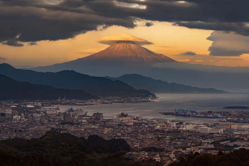From Tokyo: Private Motorcycle Tour - Fuji, Hakone, Onsen - Shakushi Pass and the pleasure of good curves