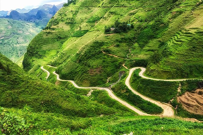 Ha Giang Loop 3 days and 2 nights Motorbike Tour with Easy rider - Day 1: Quan Ba, Lung Khuy Cave, and the Lonely Tree