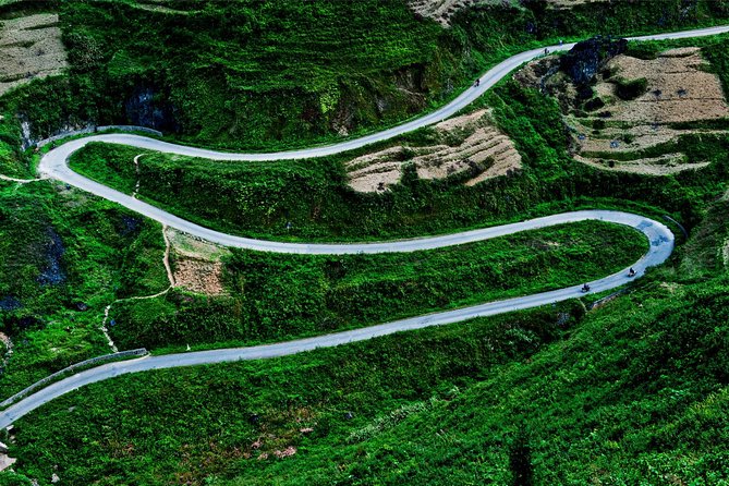 Ha Giang Motorbike Tour 4 days 3 nights - Day 3: Dong Van market and Ma Pi Leng Pass