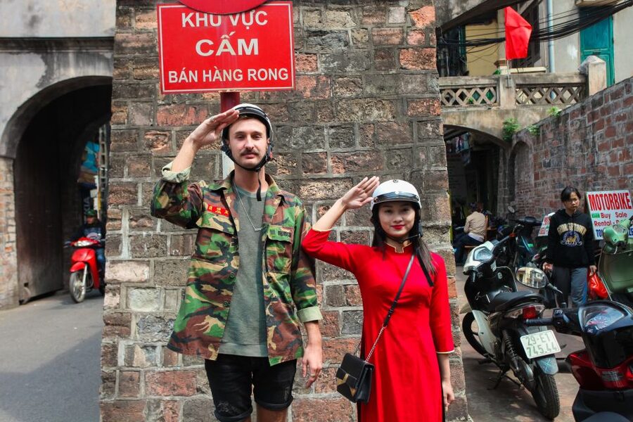 Hanoi: City Sightseeing Motorbike Tour - Lunch, pho, and Hanoi egg coffee