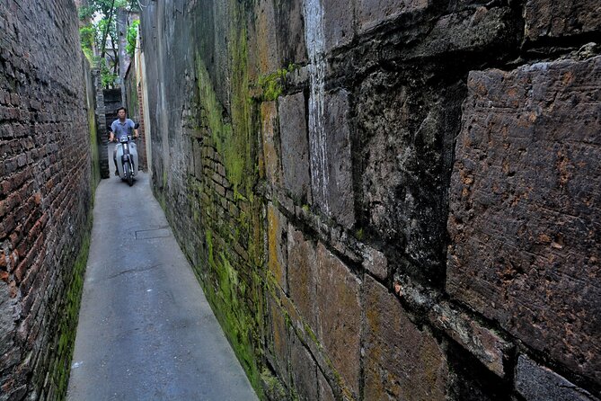 Hanoi Countryside Motorbike Tour: Red River Culture & Daily Life - Food, coffee, and the welcome extras
