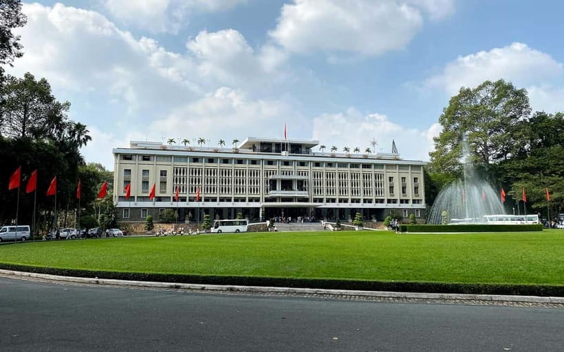 Hanoi Hidden Gems: Jeep, Vespa or Motorbike Tour - Long Bien Bridge and the edge of the city