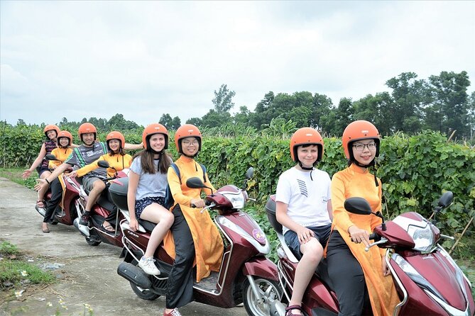 Hanoi Motorbike Tour Led By Women: Hanoi City Half Day - West Lake and Thanh Nien Road