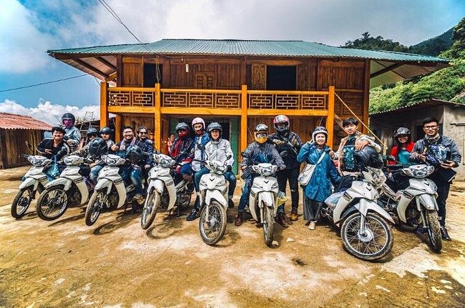 Hanoi Motorbike Tour with Hidden Gems and Train Street - Huu Tiep Lake and the downed B-52