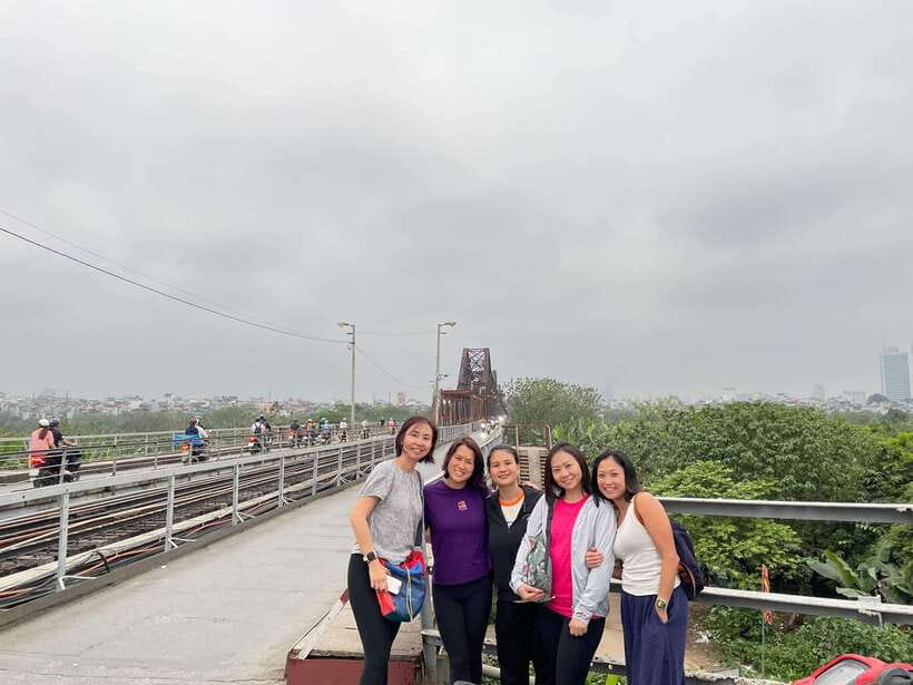 Hanoi: Private Motorbike Tour with Highlight Local Food - Local food comes before the market