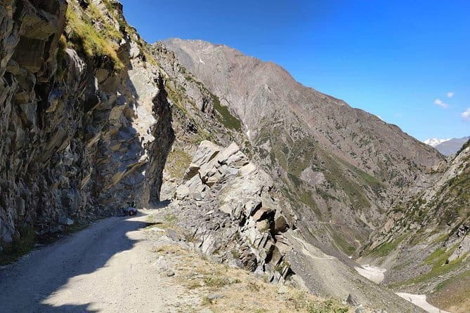 Himalayas: 10 Days Motorbike Tour To Sach Pass (North India) - Day 1: The overnight bus from Delhi or Chandigarh