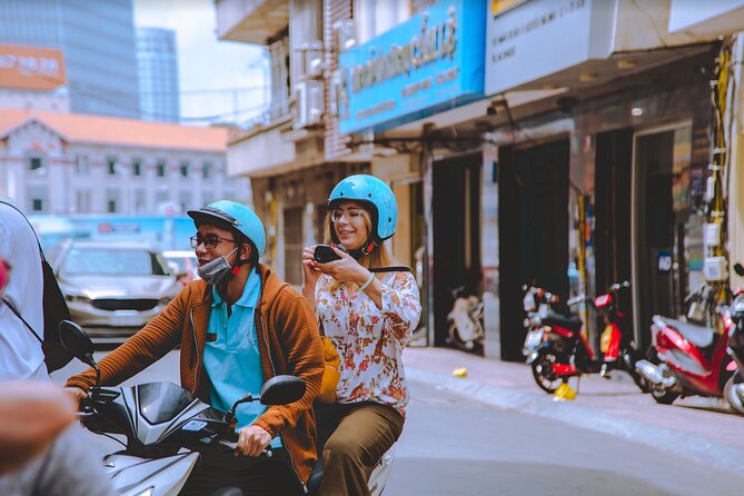 Ho Chi Minh City Motorbike Tour w Student + Safe + Fun - Nguyen Hue Street is the easy finish