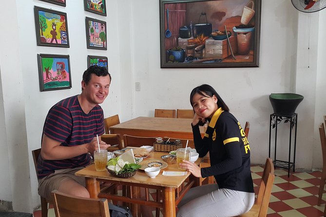 Ho Chi Minh City’s most delicious street food tour by motorbike - Second stop: local food in Bình Thạnh