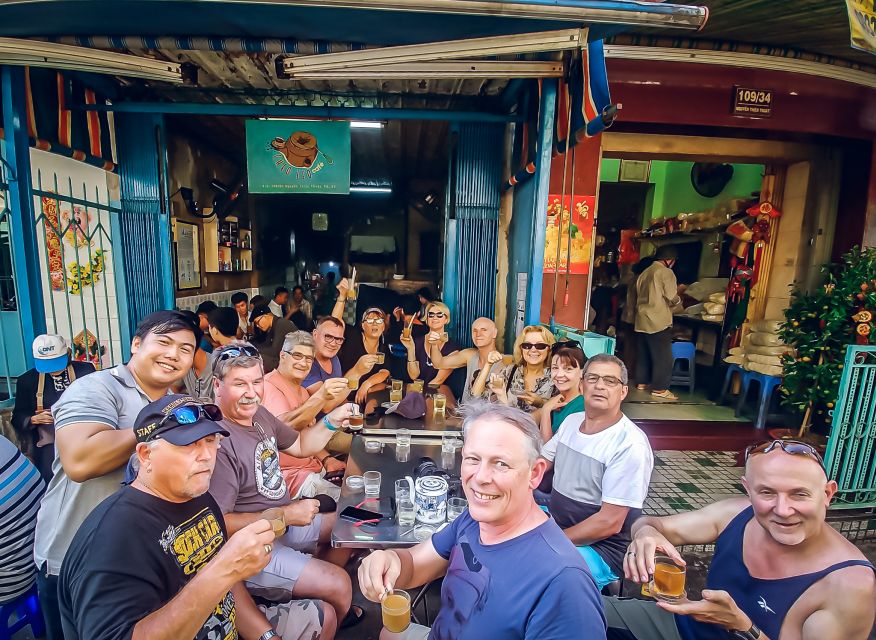 Ho Chi Minh City: Street Food and Sightseeing by Motorbike - The flower market and Saigon’s working rhythm