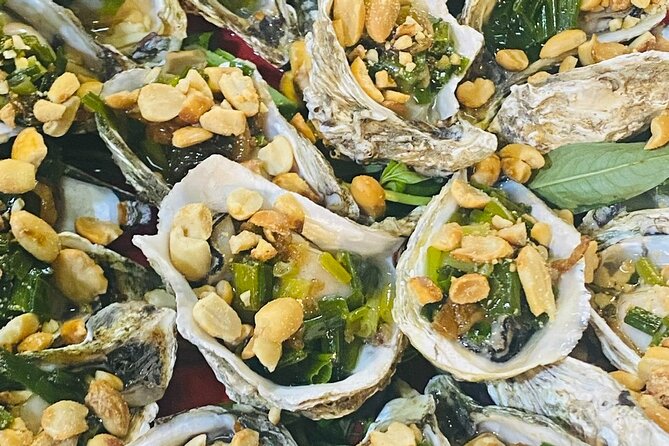 Ho Chi Minh City: Street Food & Sightseeing Tour with Local Guide - Nguyễn Thiện Thuật apartments show a less polished side of the city