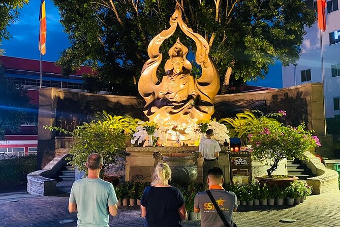 Ho Chi Minh City: Street Food & Sightseeing Tour with Local Guide - Trần Nhân Tôn finishes the route with dessert