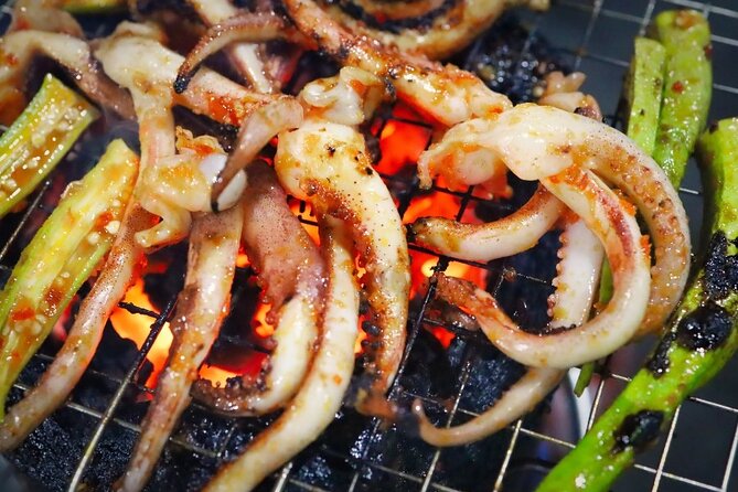 Ho Chi Minh City: Street Food & Sightseeing Tour with Local Guide - Safety, traffic, and comfort on the ride