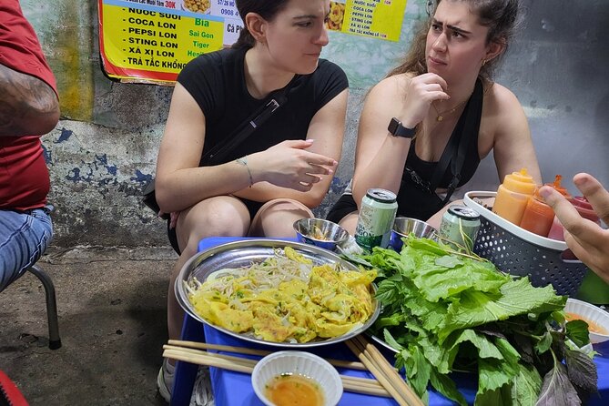 Ho Chi Minh City Street Food Tour On American Jeep/ Motorbike - Ngô Gia Tự serves up Vietnamese sizzling pancakes