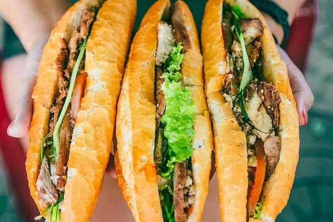 Ho Chi Minh City Street Food Tour & Sightseeing By Motorbike - Nguyễn Thiện Thuật apartments and bánh khọt