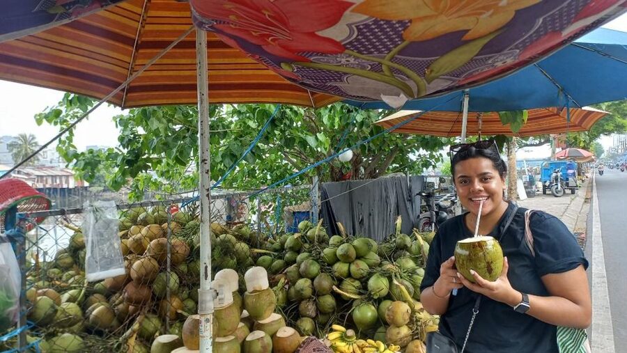Ho Chi Minh: Explore the city by motorbike - Districts 5 and 6: Chinatown, temples, and working markets