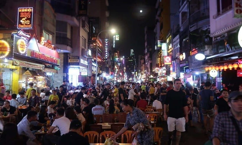 Ho Chi Minh: Tasty Vegan Food and local Beer by Motorbike - Why a motorbike is the right way to see Saigon at night