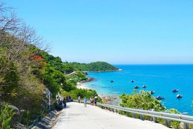 Hoi An Countryside Tour by Car/Motorbike or cycling - Rice and noodles with a local family