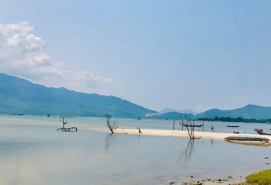 Hoi An: Easy Rider Tour via Hai Van Pass To/ From Hue (1way) - Climbing the Hai Van Pass at 496 meters