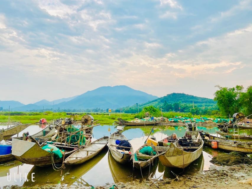 Hoi An: Easy Rider Tour via Hai Van Pass To/ From Hue (1way) - Lang Co Bay and the seafood stop