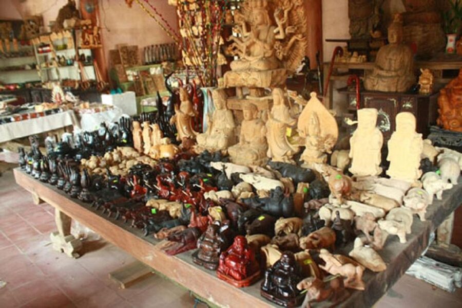 Hoi An: Half-Day Countryside Tour by Motorbike - The boat temple and traditional grass mats