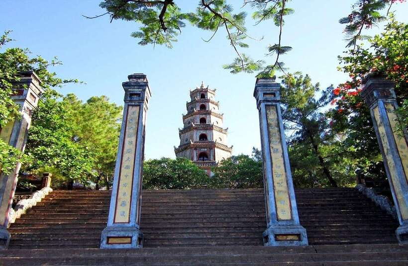 Hue City Motorbike Tour to Countryside, Pagoda & Royal Tombs - Thuy Tien Lake and Vong Canh Hill
