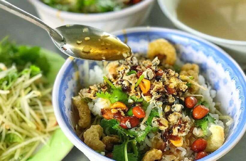 Hue Food Tour by Walking or Cyclo or Motorbike with Driver - What the $21 price really covers