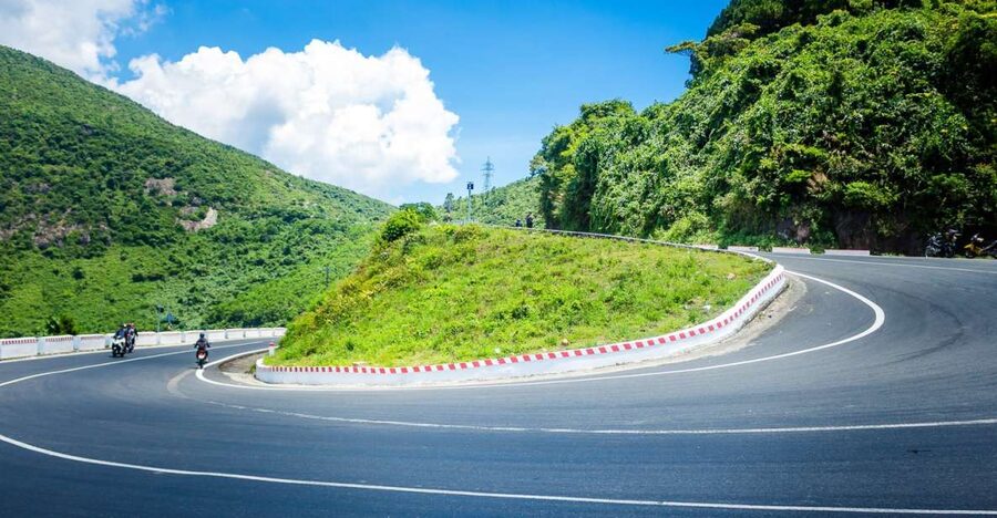 Hue to Hoi An/Da Nang: Private Scenic Motorbike Tour - Why this one-way ride beats a plain bus transfer