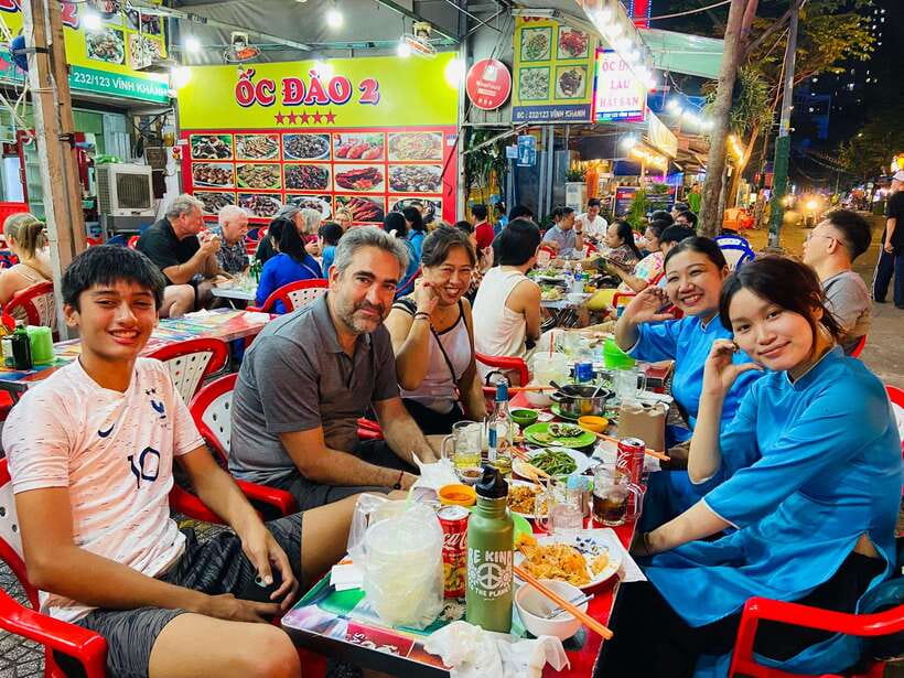 KISSTOUR | Motorbike Food Tour Female Drivers in Ho Chi Minh - The second stop: crepes, betel leaves, and hands-on tasting