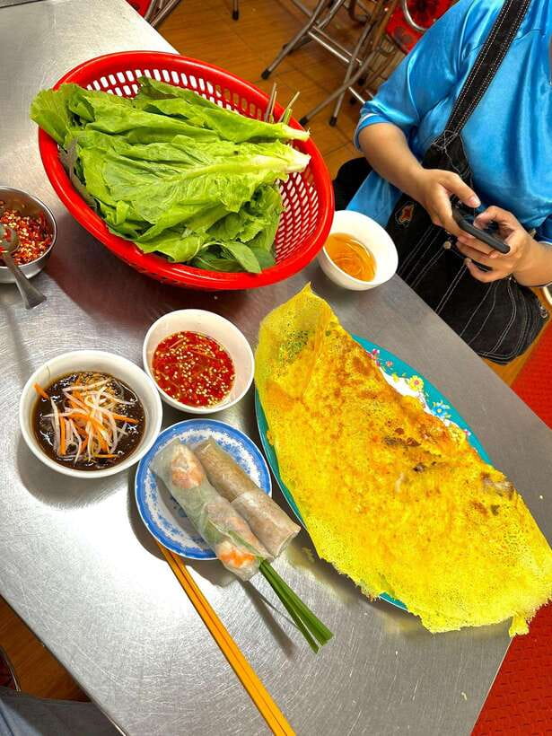 KISSTOUR | Motorbike Food Tour Female Drivers in Ho Chi Minh - What the $59 price includes