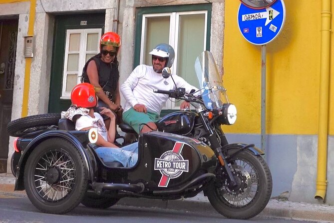 Lisbon El Cristo-Rei - Private Vintage Sidecar Tour - Coffee and contemporary art at Casa da Cerca
