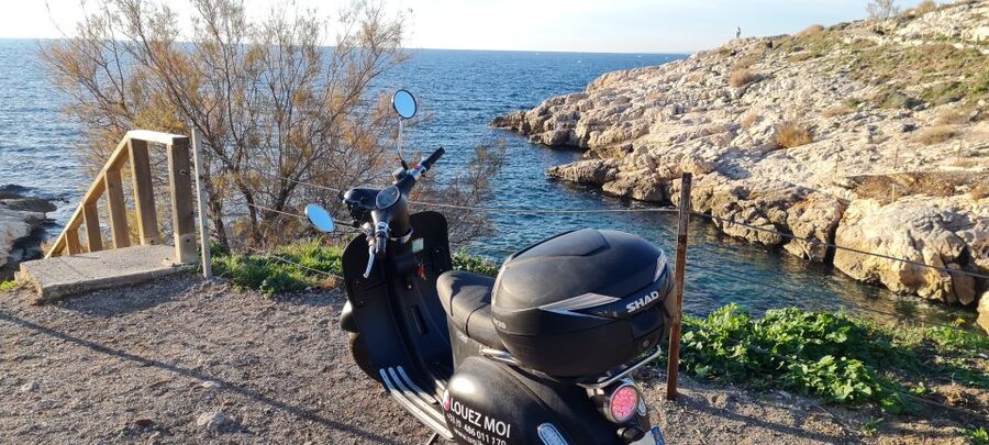 Marseille: Electric Motorcycle Rental with Smartphone Guide - The Corniche and Marseille’s seaside neighborhoods