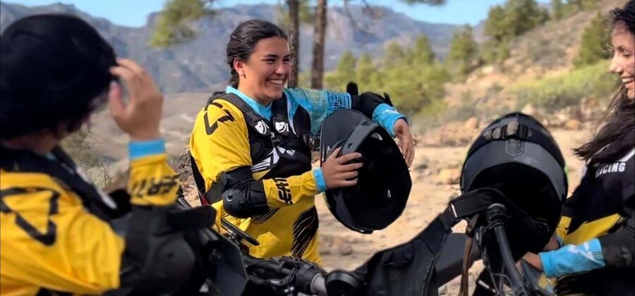 Maspalomas: Guided Offroad Tour on Electric Enduro Motorcycles - How private groups improve the experience